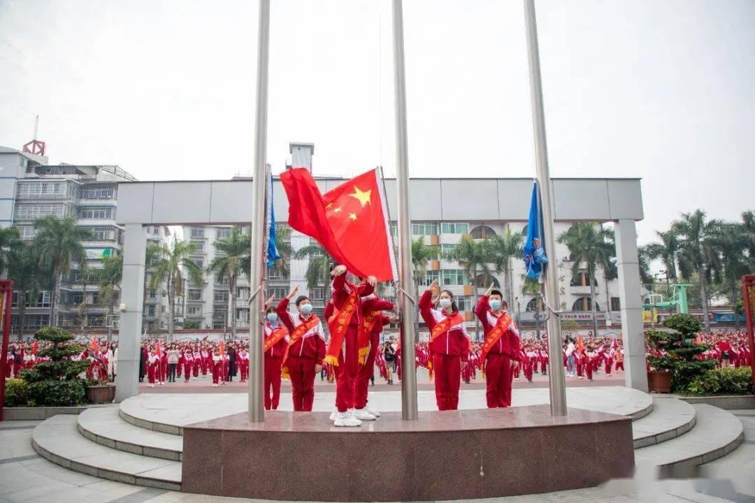 小猫钓鱼游戏龙王版有船
