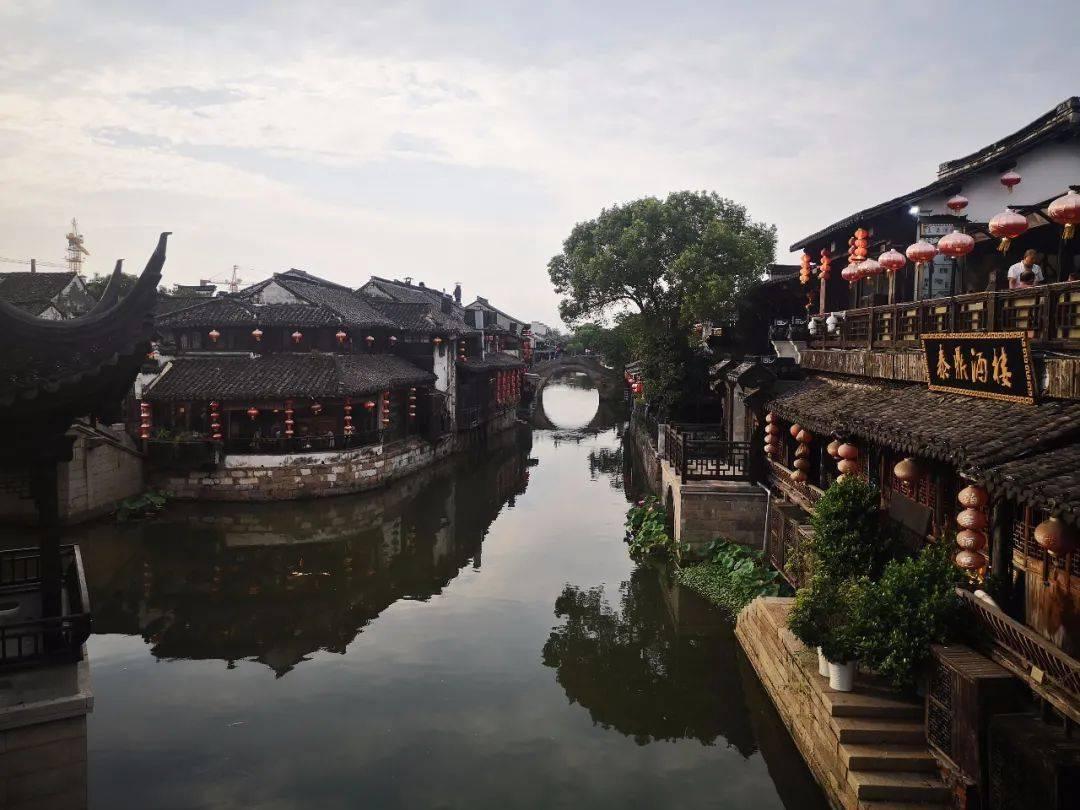 詹姆斯最后一场会在哪支球队的主场退役？为什么呢？